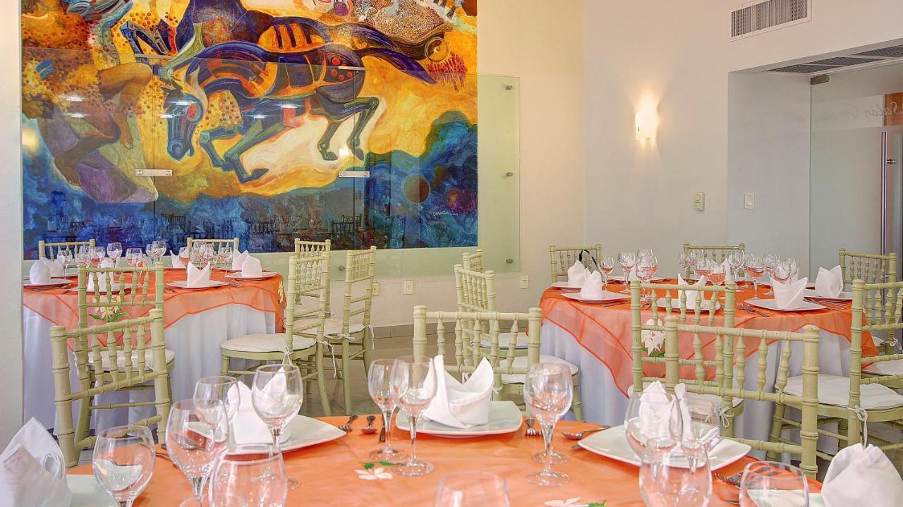 Fiesta Inn Villahermosa Cencali מראה חיצוני תמונה