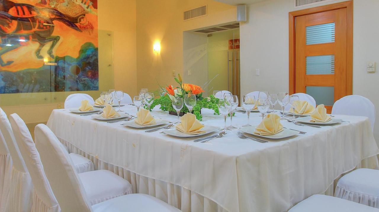 Fiesta Inn Villahermosa Cencali מראה חיצוני תמונה